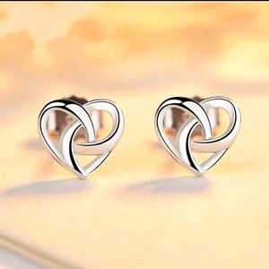 NWT Elegant Silver Celtic Knot Heart Stud Earrings